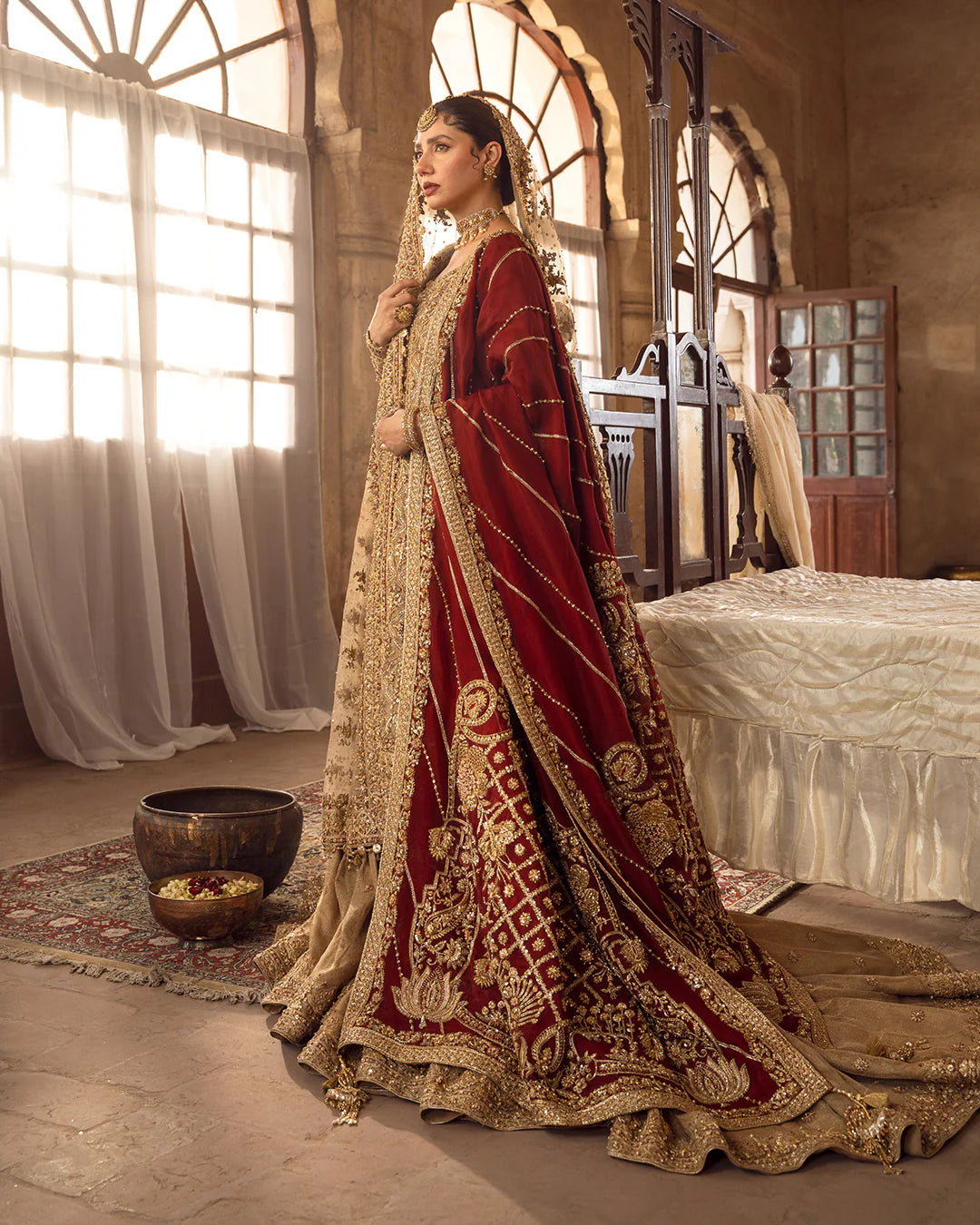 naisha-gold-khaadi-net-farshi-gharara-bridal-suite-with-contrasting-red-chaddar-ayra