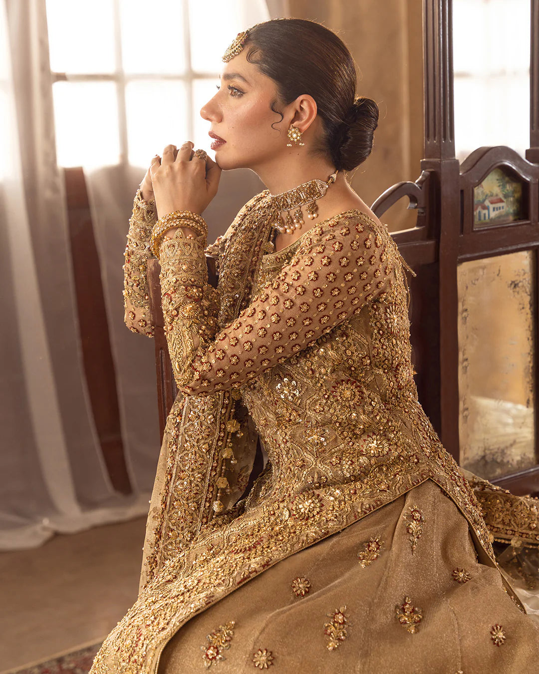 naisha-exquisite-khaadi-net-bodice-with-contrasting-red-floral-resham-and-zardozi-ayra