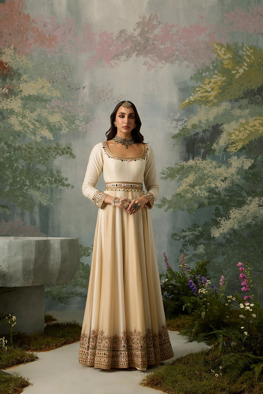zubeyda-body-fitted-silhouette-luxury-silk-muslin-royal-anarkali-ayra