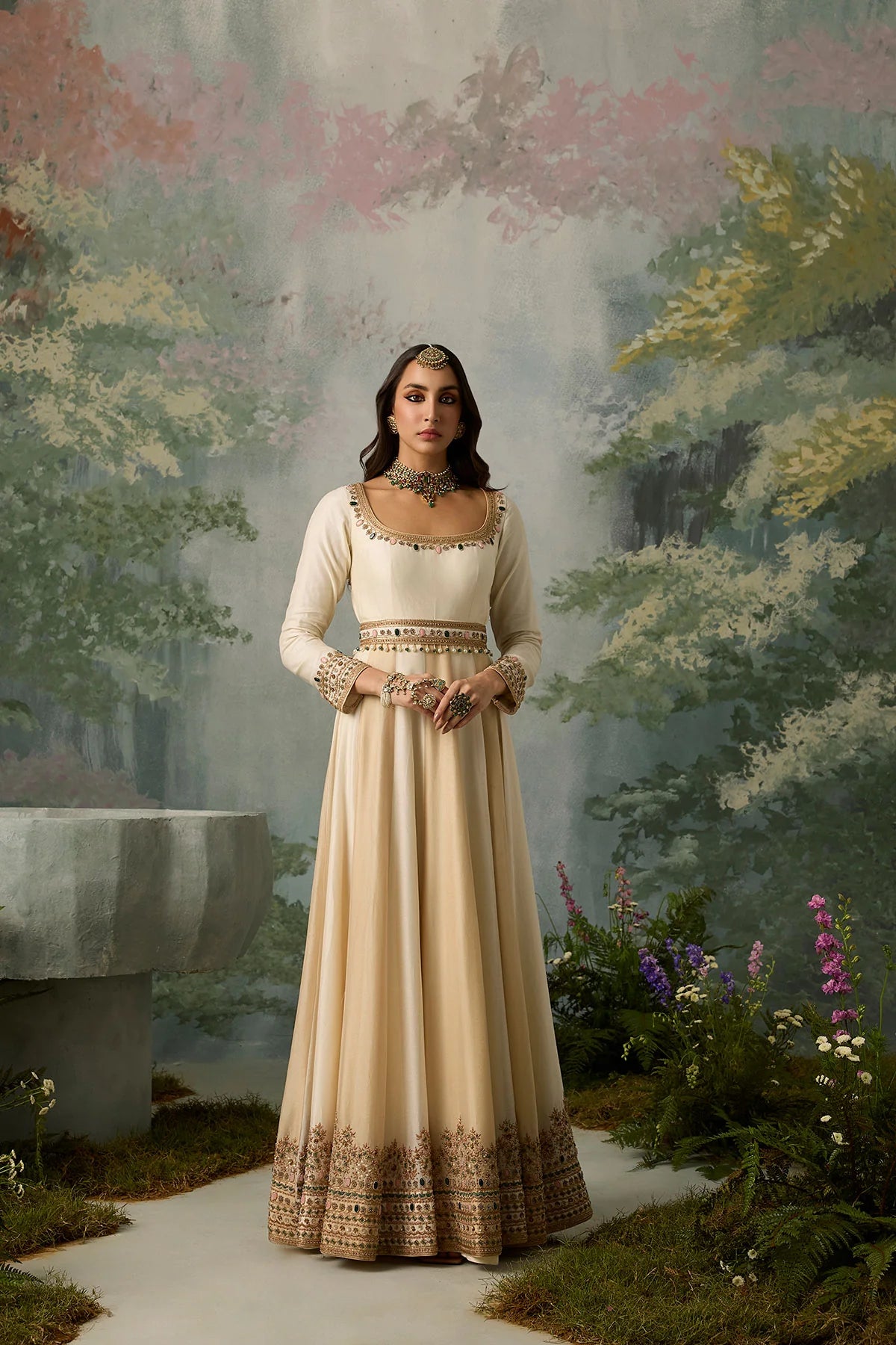 zubeyda-body-fitted-silhouette-luxury-silk-muslin-royal-anarkali-ayra
