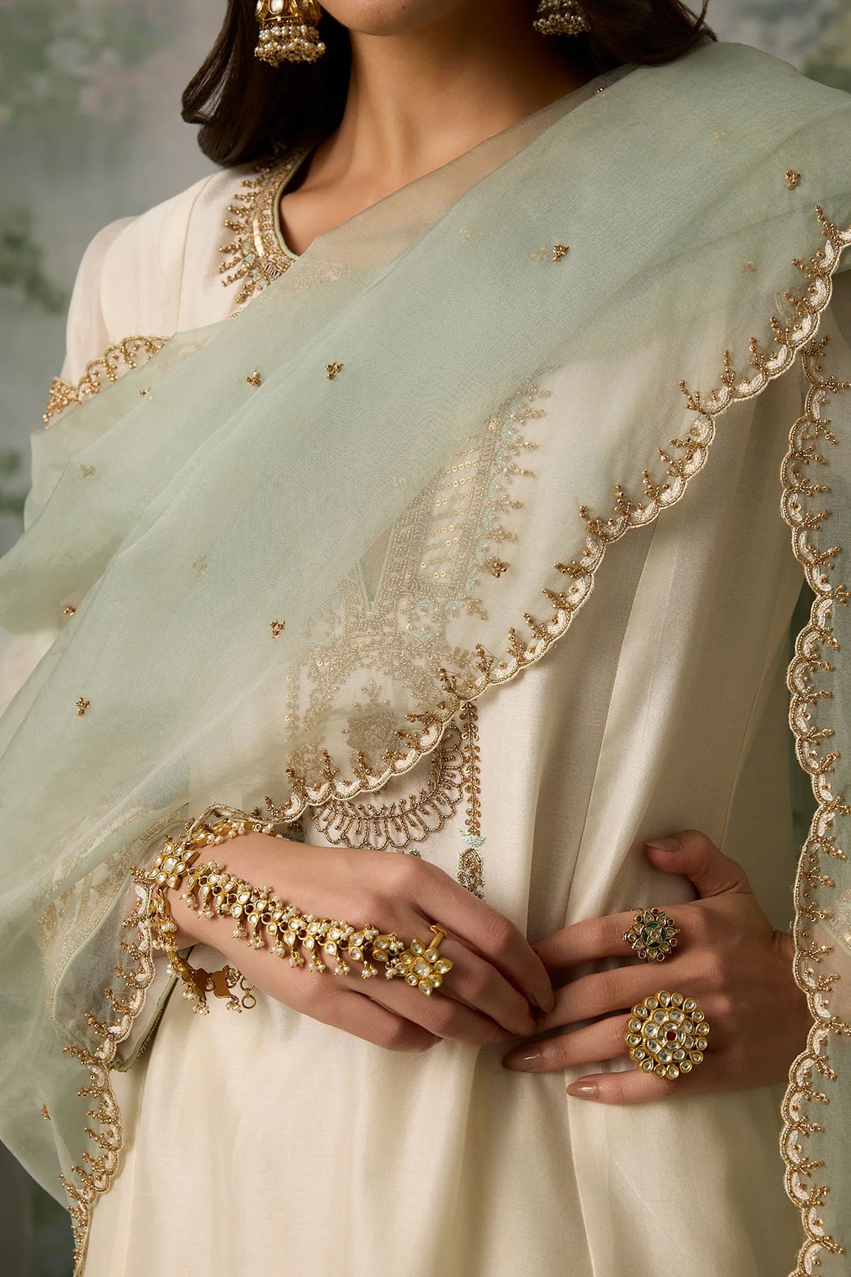 mahin-hand-embroidered-aari-threadwork-zari-and-sea-green-piping-details-ayra