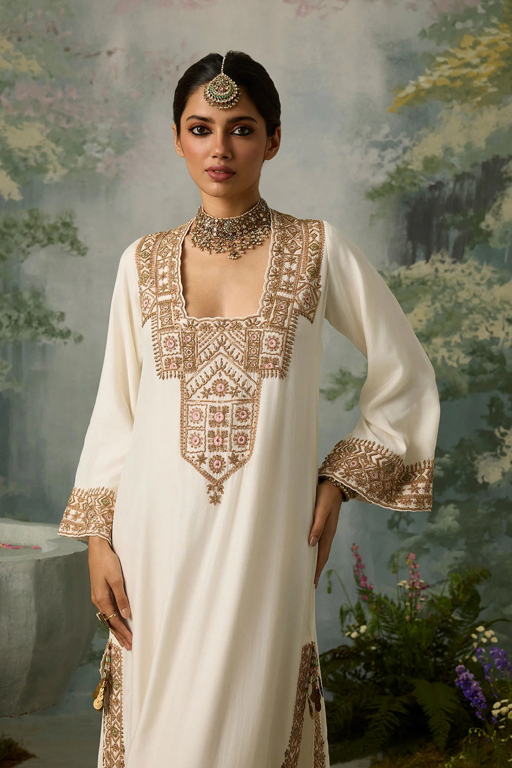haniya-luxury-ivory-kaftan-with-intricate-gold-aari-embroidery-ayra