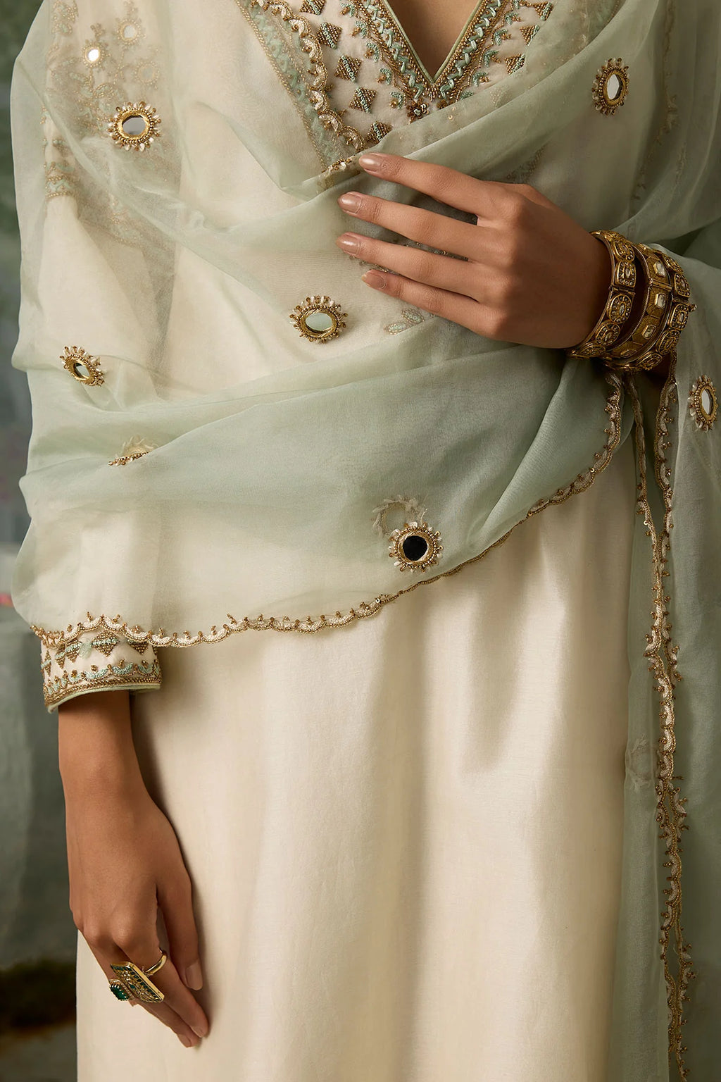 seher-delicate-mirror-work-details-on-contrasting-sea-green-festive-dupatta-ayra