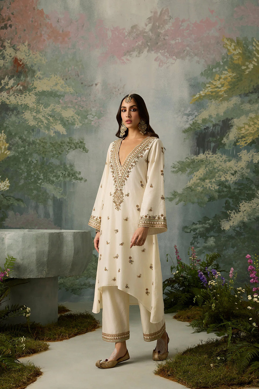 maira-contemporary-high-low-hemline-and-wide-embroidered-sleeves-on-silk-kurta-ayra