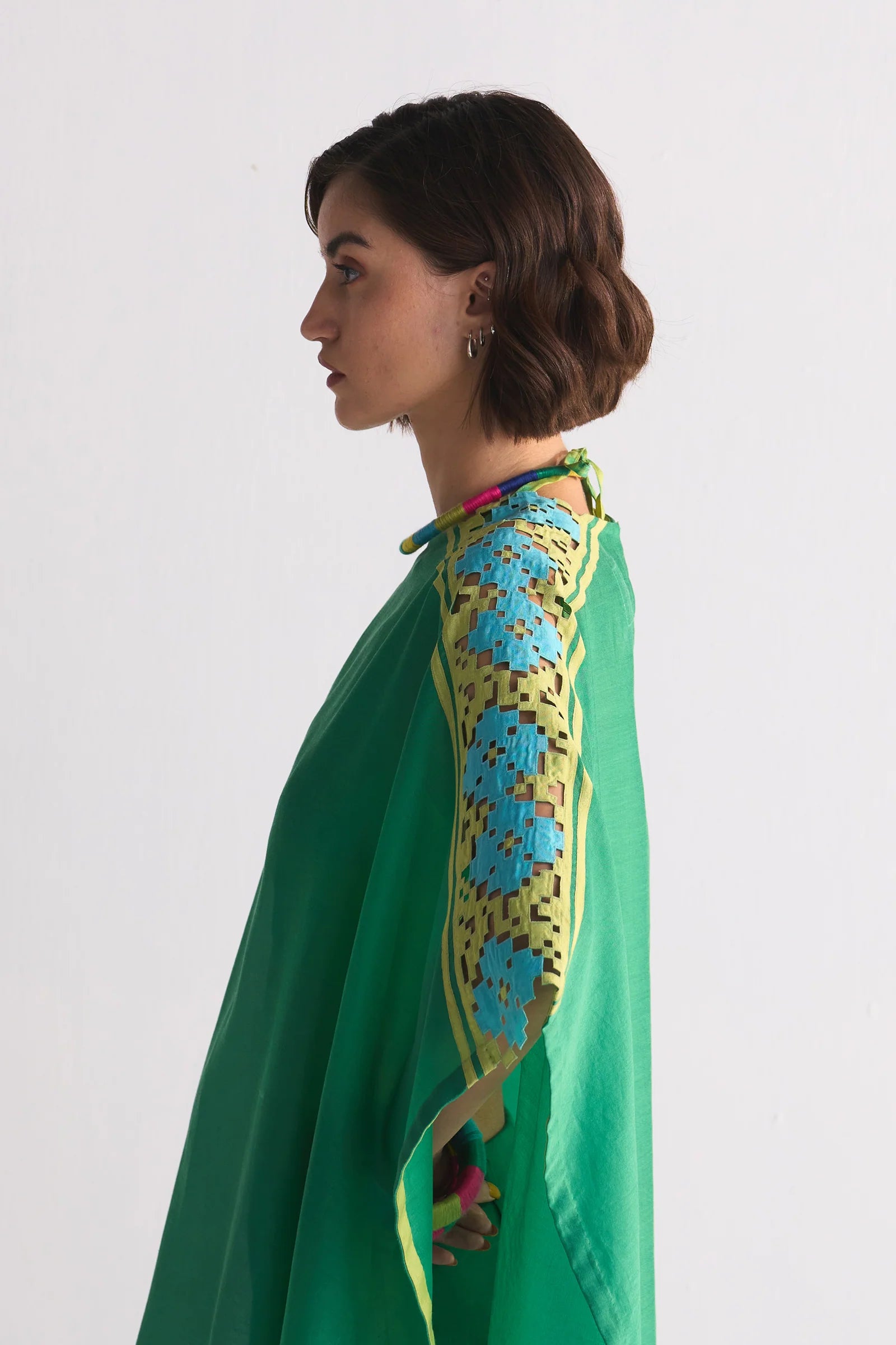 HARMONY | Tablemat Shirt with Shoulder Appliqué and Cutwork