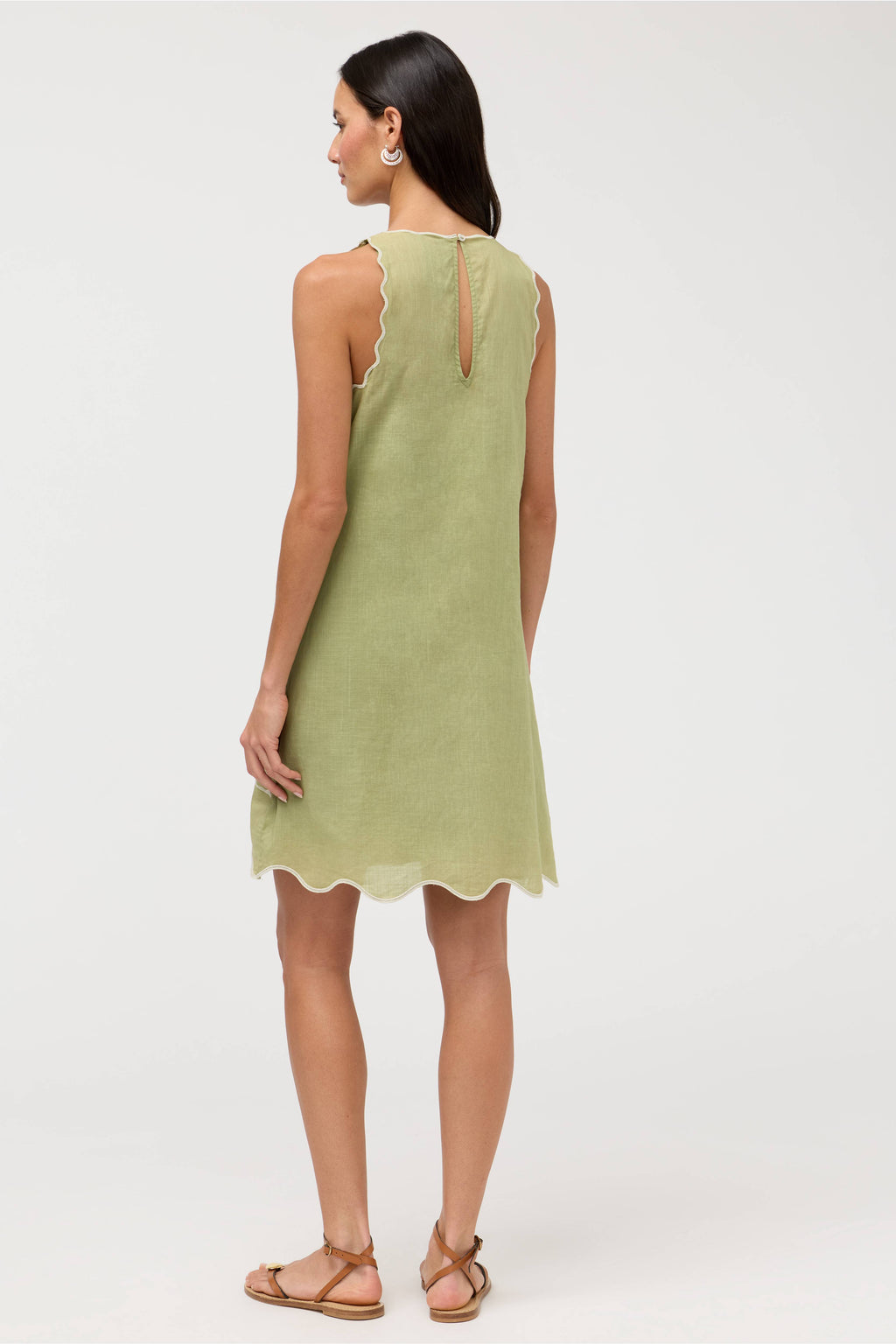 valentina-elegant-back-keyhole-opening-and-scalloped-trim-silhouette-ayra
