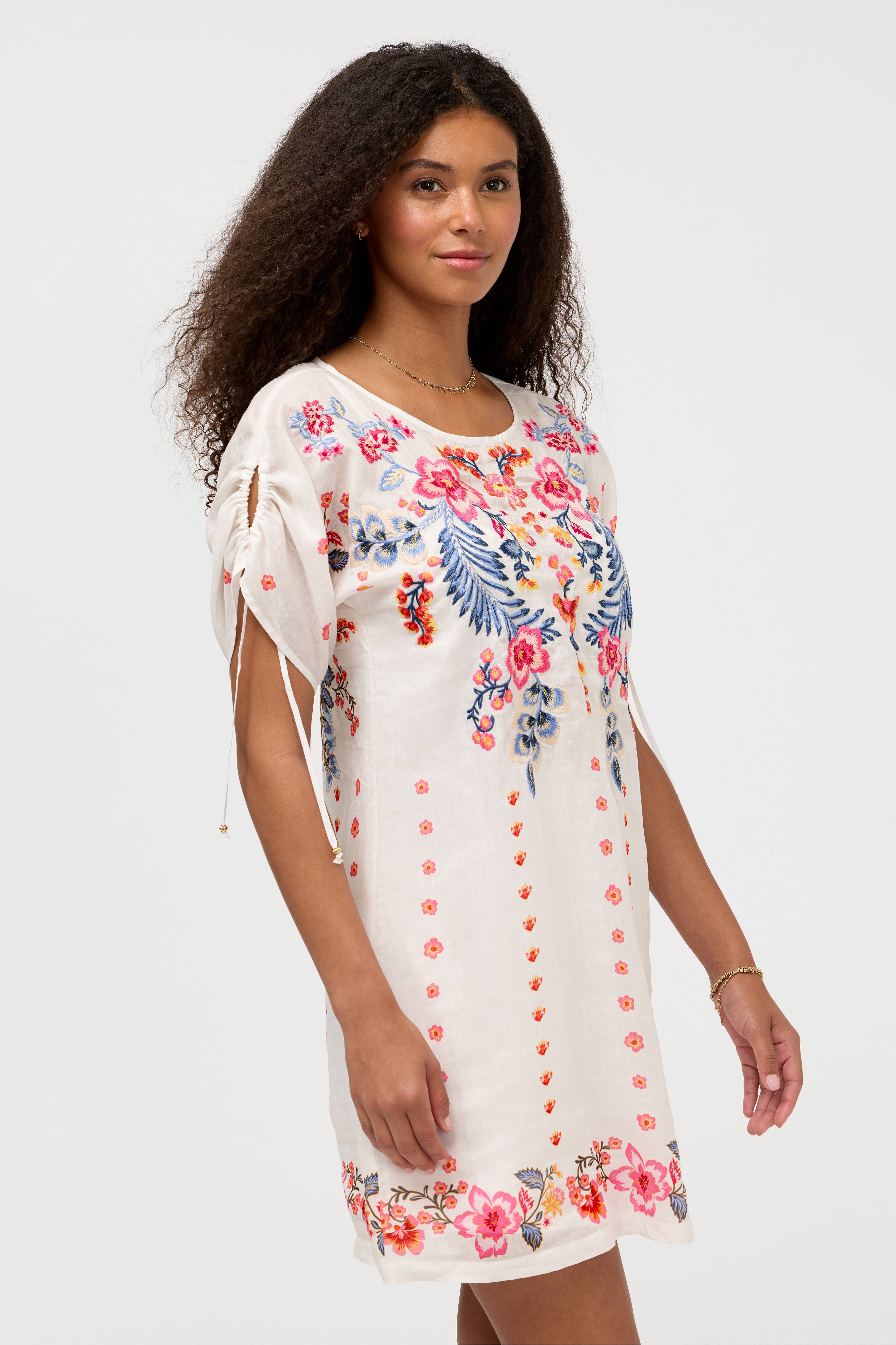 LIRIELLE – Ruched-Sleeve Embroidered Resort Dress in Off-White Lyocell-Ramie